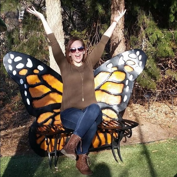 Meet your Posher, Kristin - Picture 2 of 3